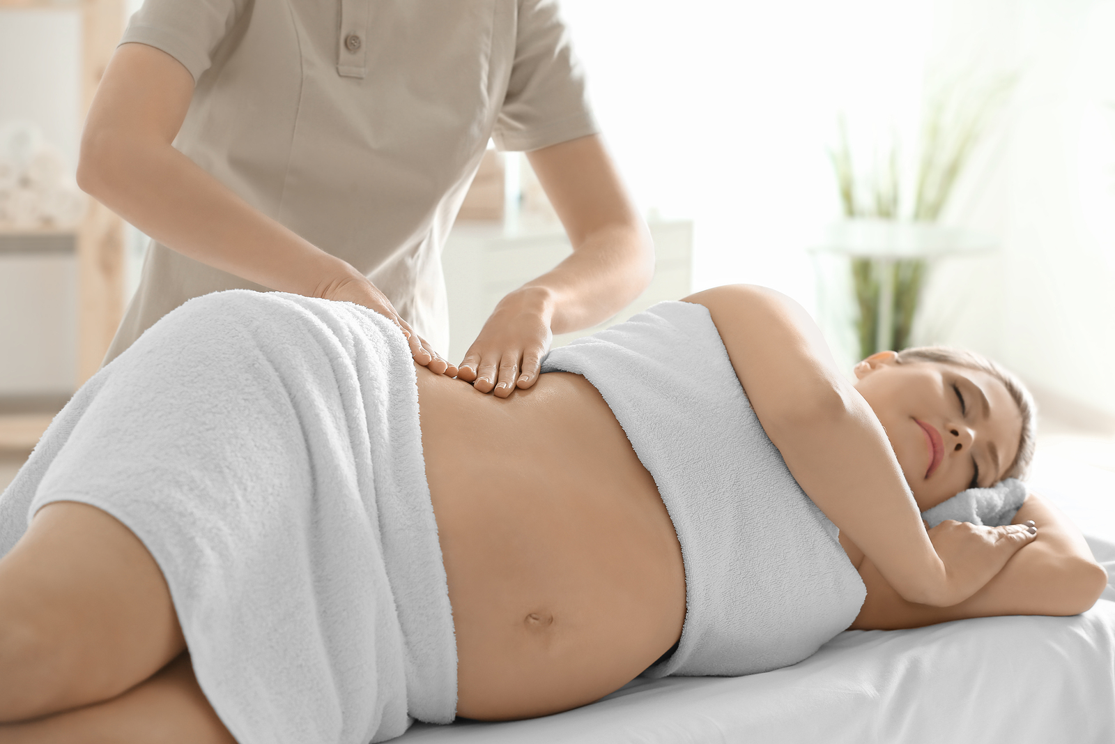 https://bendtotalbodychiropractic.com/wp-content/uploads/2019/11/Pregnancy-Massage.jpg