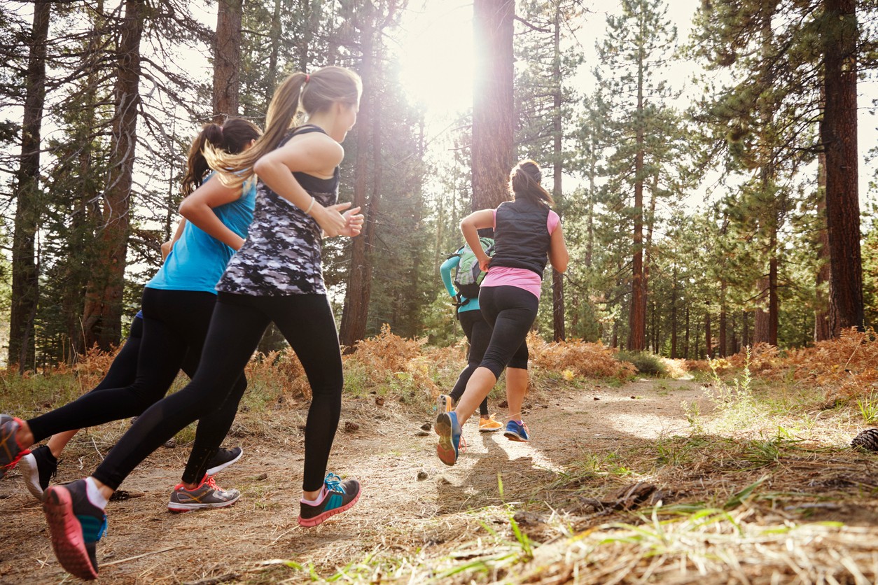 women-running-on-a-trail